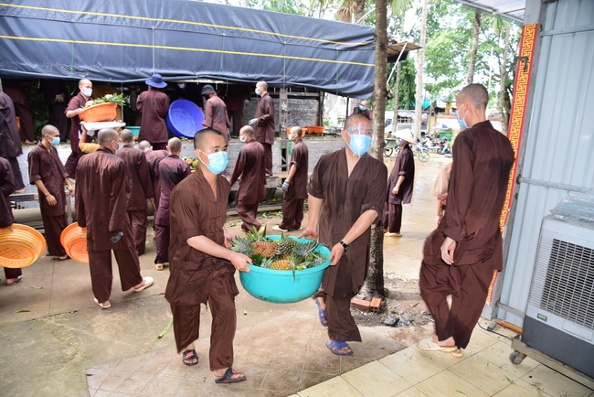 Chùa Hoằng Pháp: Tiếp tục hỗ trợ người dân khó khăn trong đại dịch Covid (đợt 8)